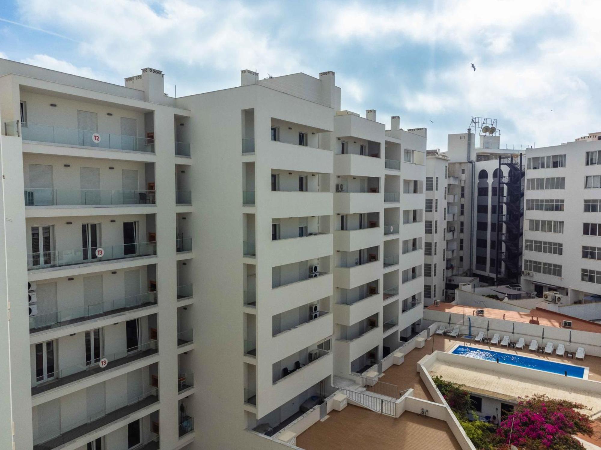 Caravelas 2-Bedroom Apartment With Pool - 50M From The Beach Armação de Pêra Kültér fotó