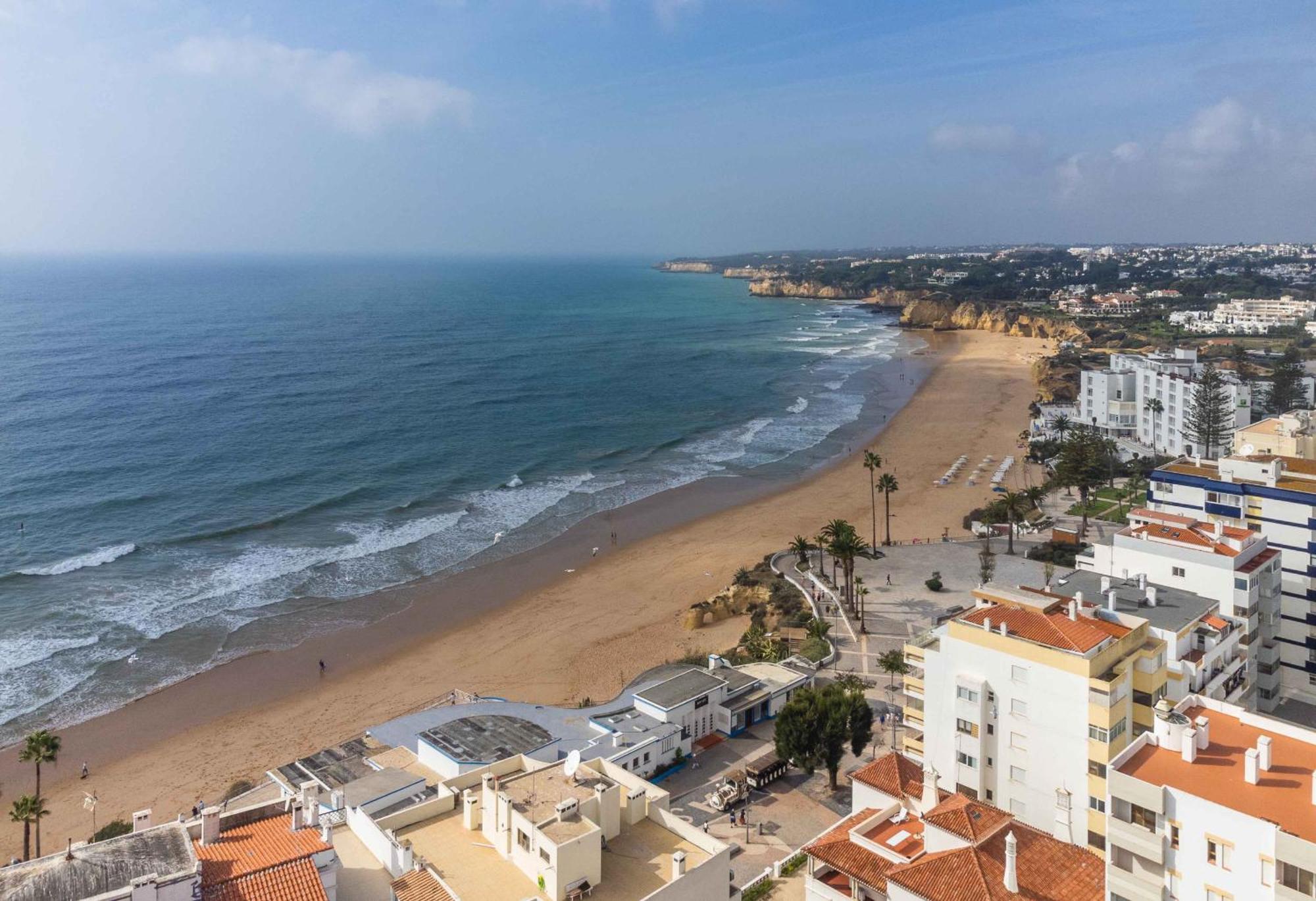 Caravelas 2-Bedroom Apartment With Pool - 50M From The Beach Armação de Pêra Kültér fotó